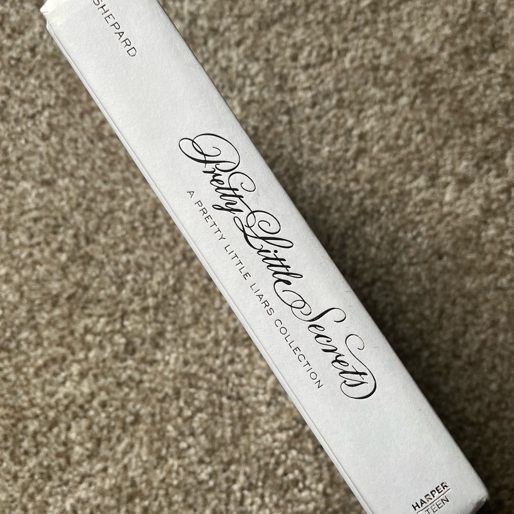 Pretty Little Liars story collection